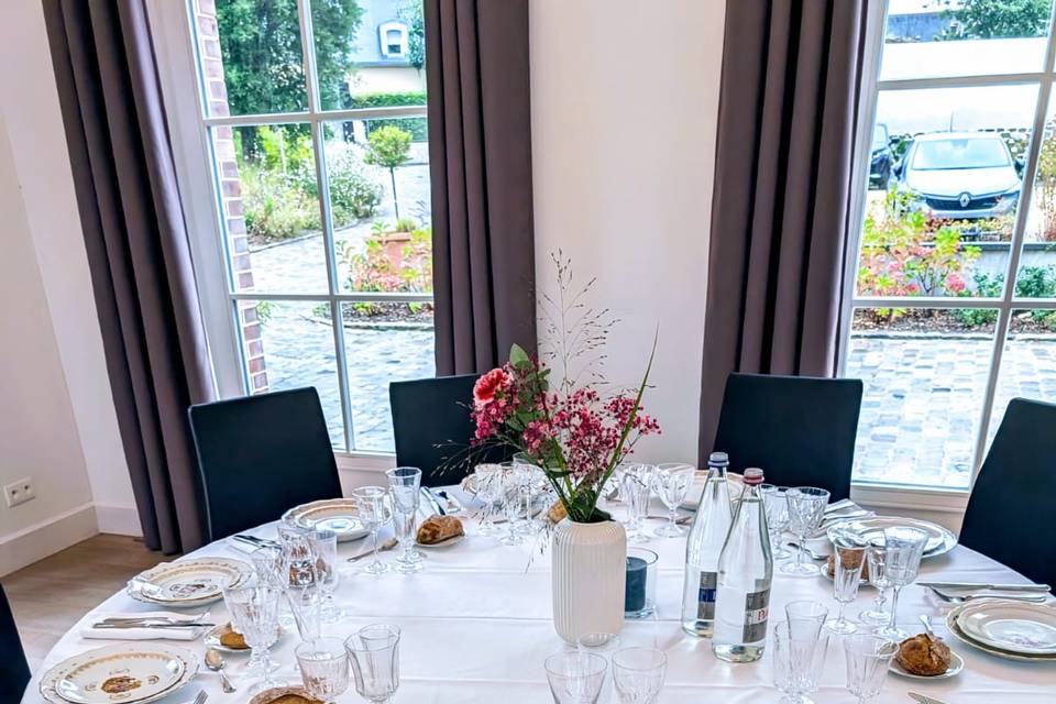 LA TABLE