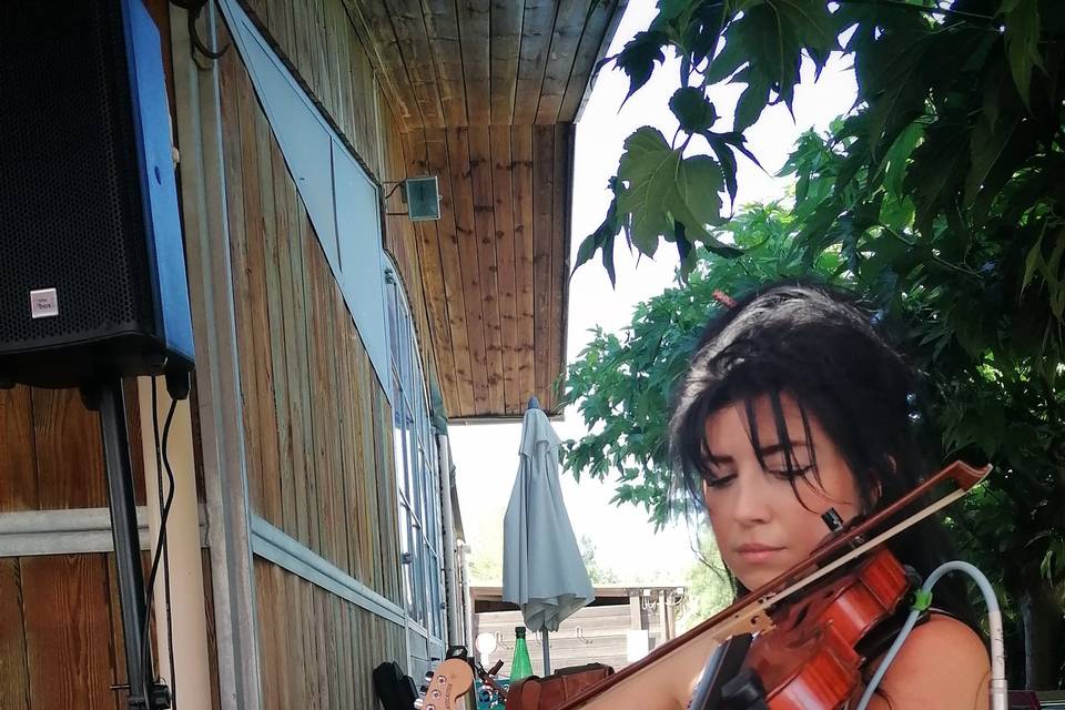 Nicole, violoniste/guitariste