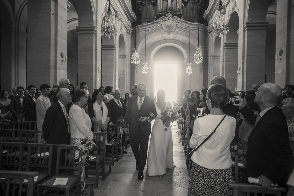 Entrée dans la cathédrale