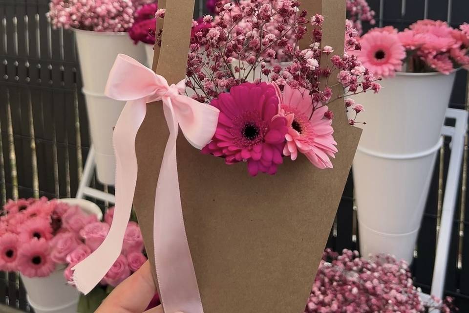 Bouquet, fleurs invité