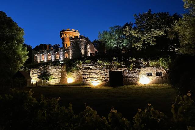 La Tour Vue carrière de nuit