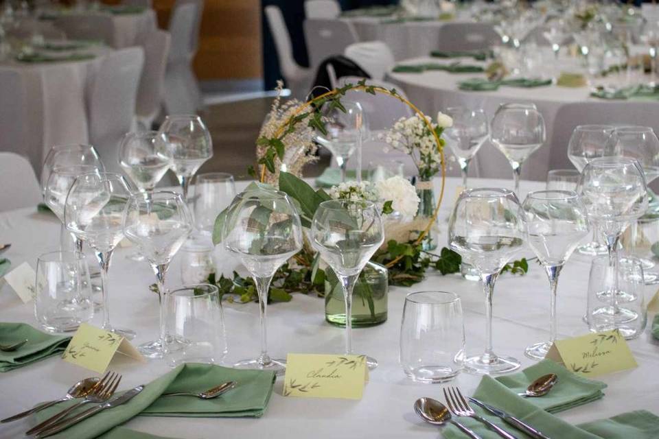 Tables invités vert sauge