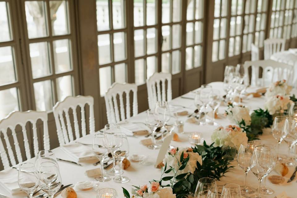Chemin de table feuillagé