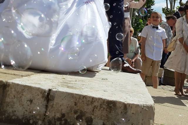 Bulle sortie église