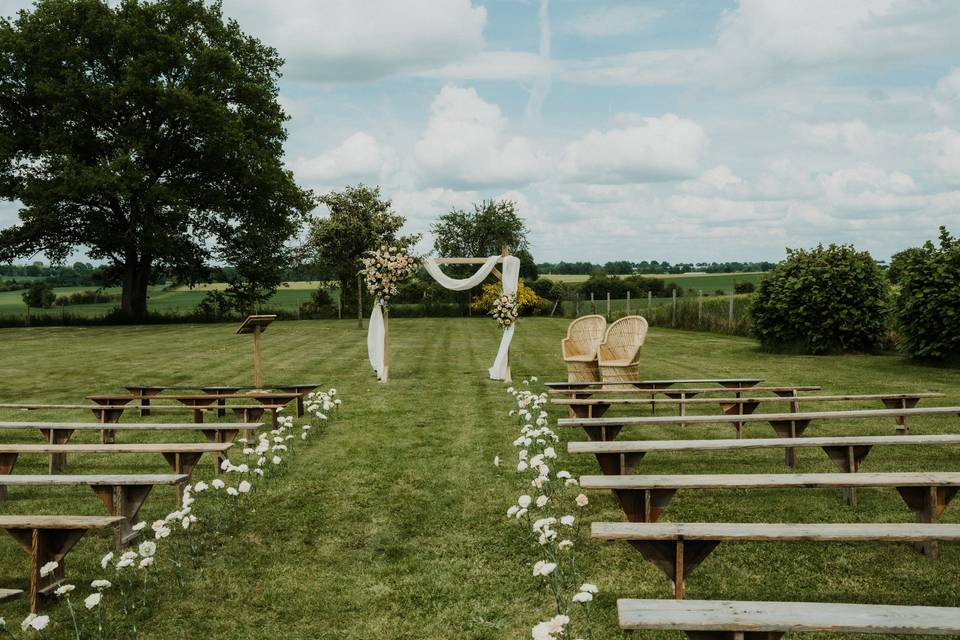 Allée et arche cérémonie