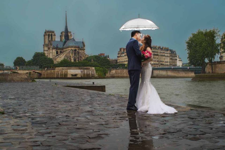 Paris photo couple