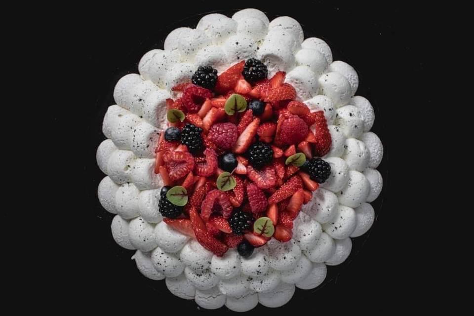 Pavlova dessert fruits rouges