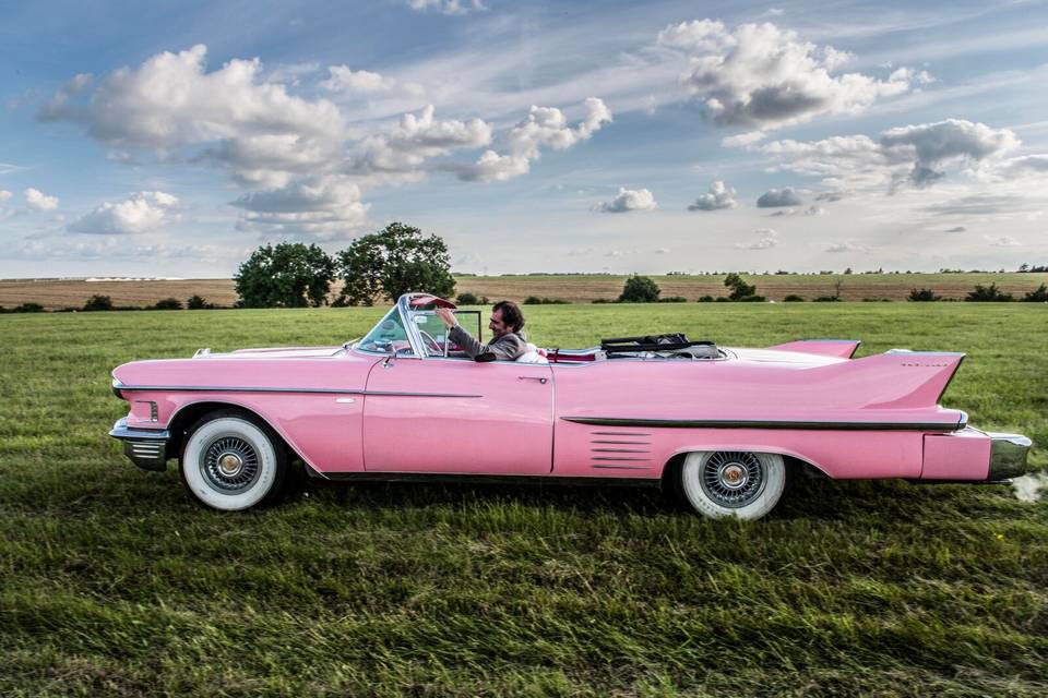 Cadillac 1958 cabriolet rose