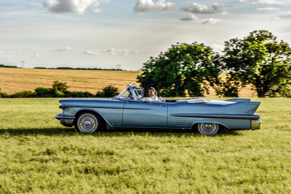 Cadillac 1958 cabriolet bleu