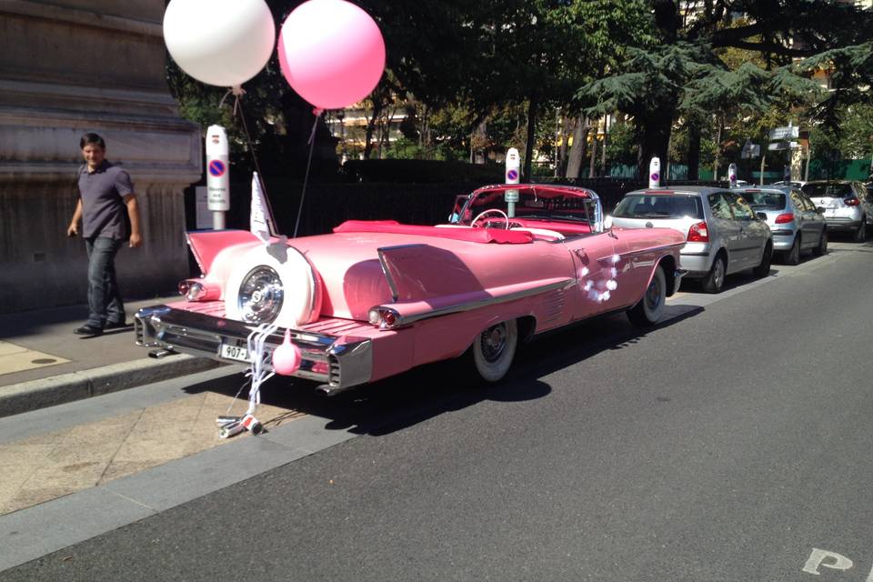 Cadillac 1958 cabriolet rose