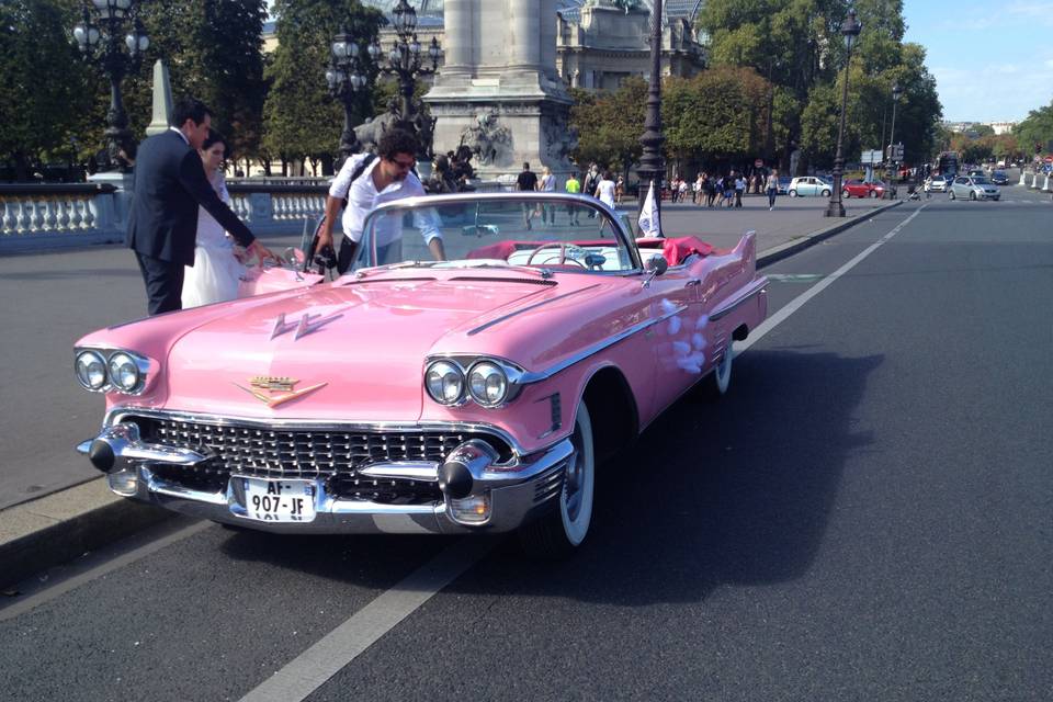 Cadillac 1958 cabriolet rose