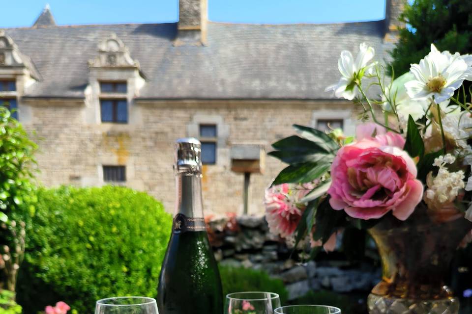 Cocktail dans les jardins