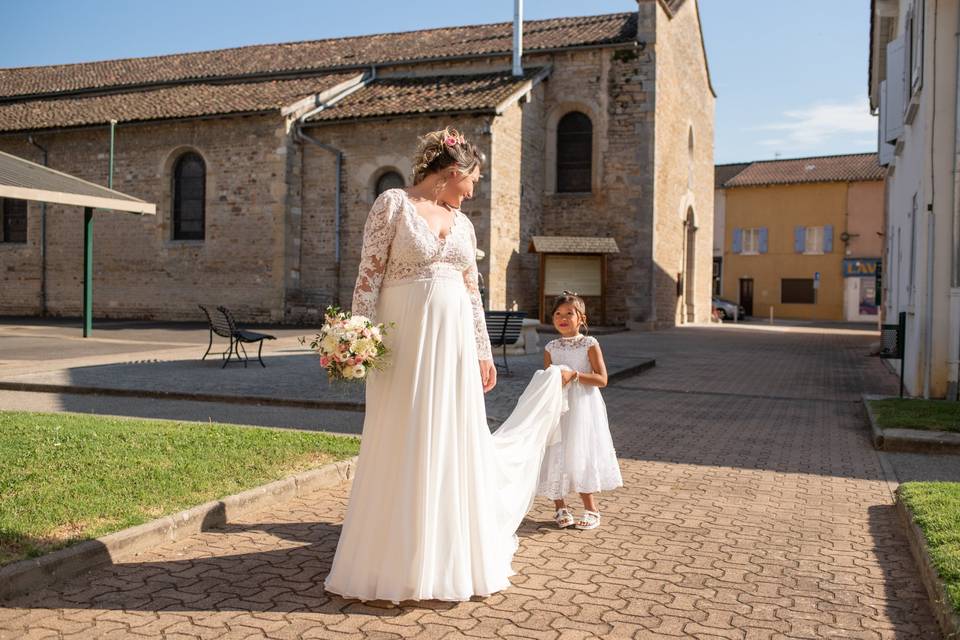 Mariée et enfant d'honneur