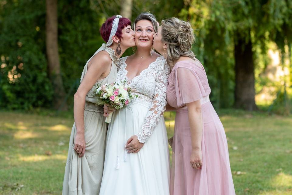La mariée et demoiselles
