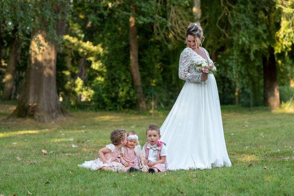 La mariée et enfants
