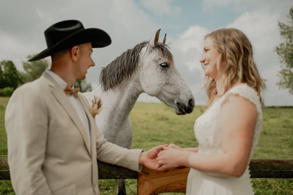 Couple avec cheval