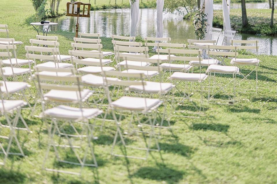 Chaises Square blanches