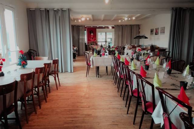 Salle du restaurant des pins