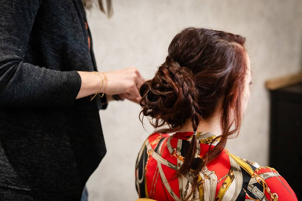 Coiffure en cours...