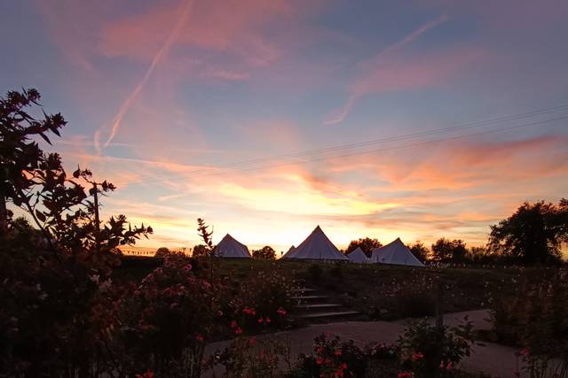 Couché de soleil sur les Tipis