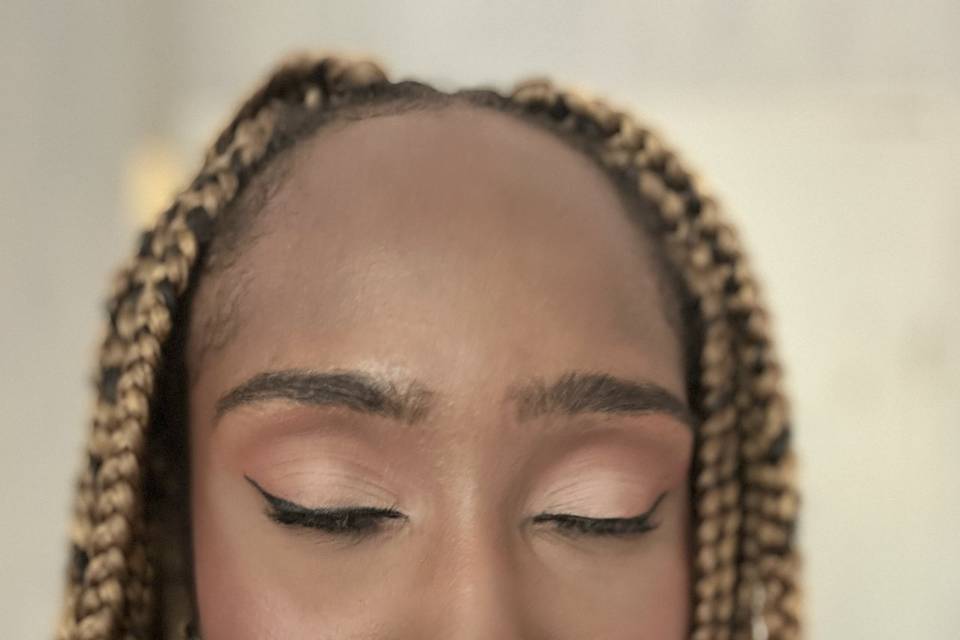 Eye liner fin