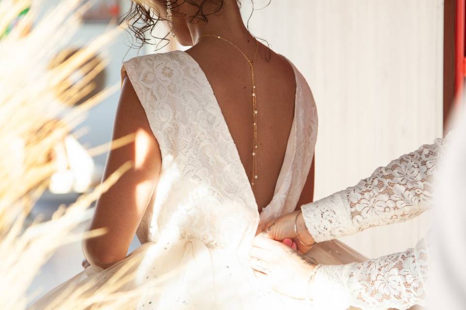 Essayage du haut dentelle