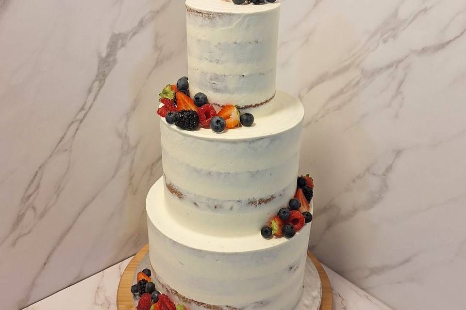 Naked cake fruits rouges/vanil