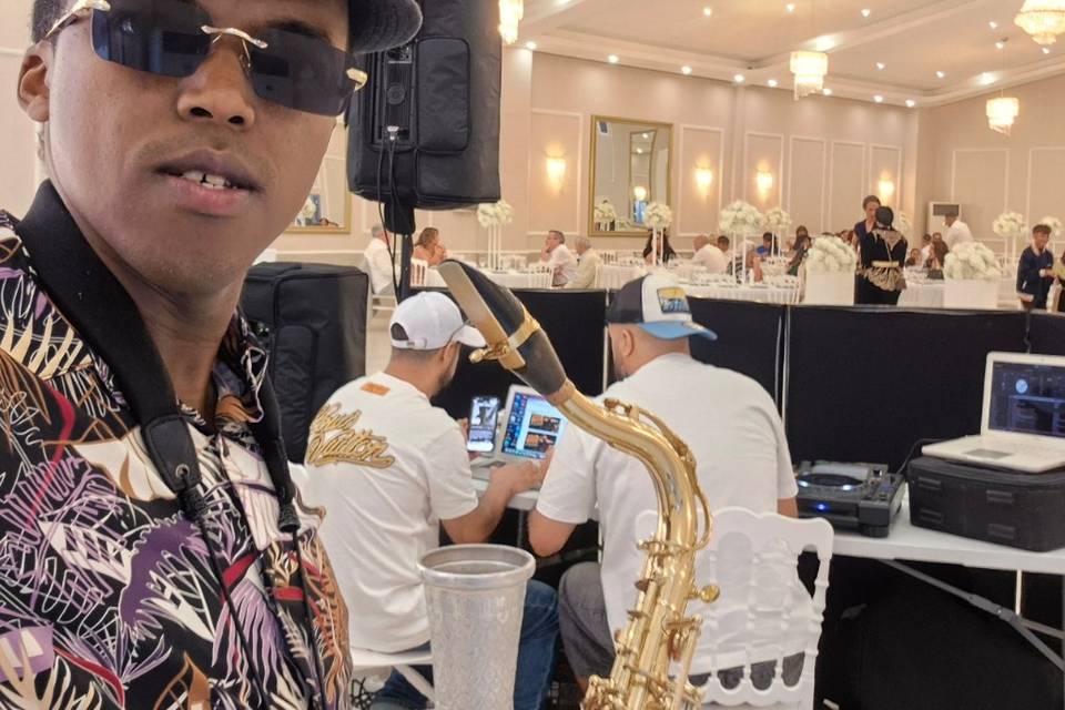 Sax & DJ