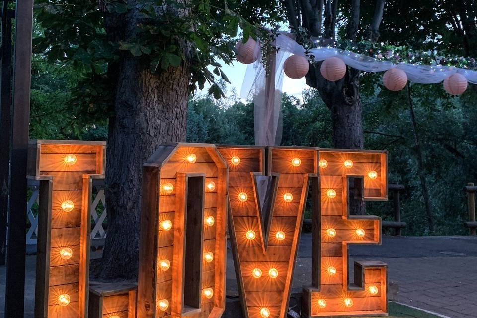 Lettres Géantes - LOVE
