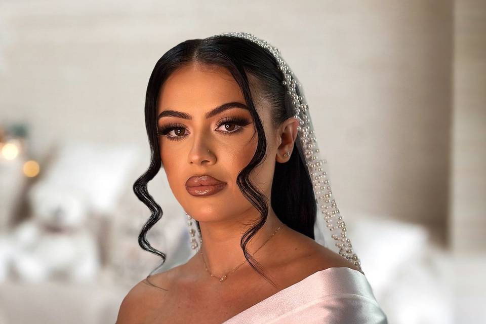 Wavy bride