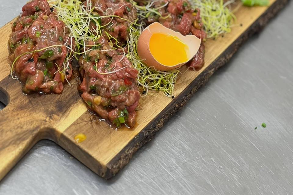 Tartare sur planche