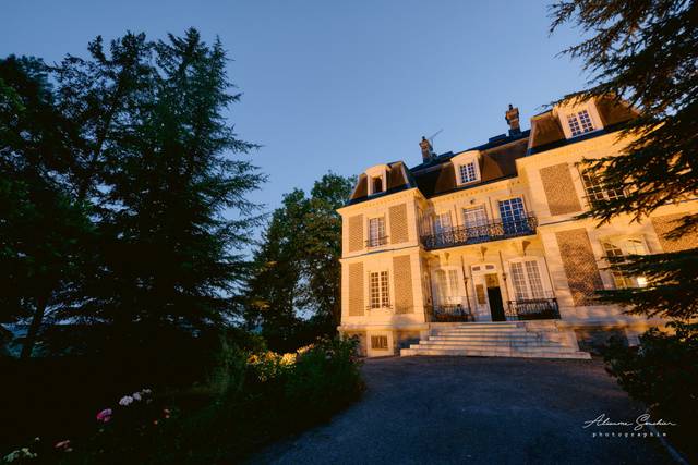 Château d'Avesnes de nuit
