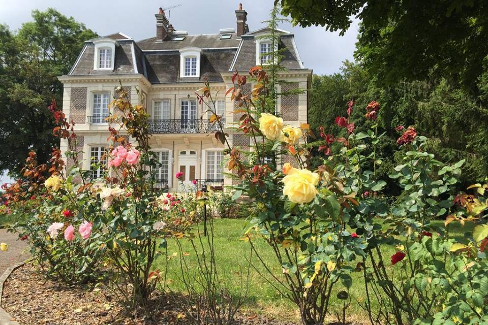 Château d'Avesnes - roses