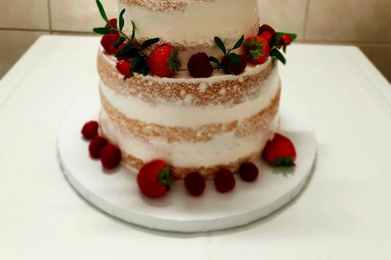 Nude cake red