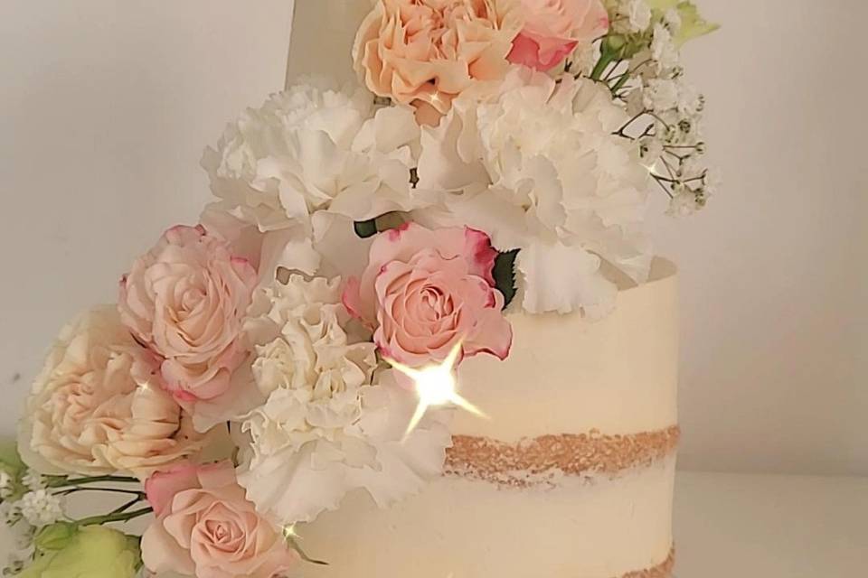 Nude cake