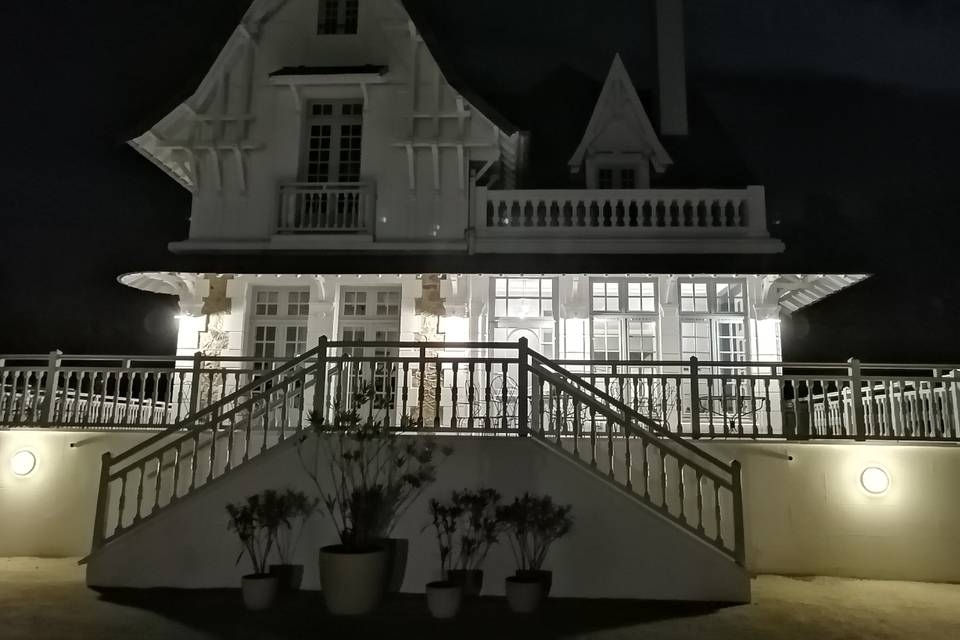 Villa de nuit