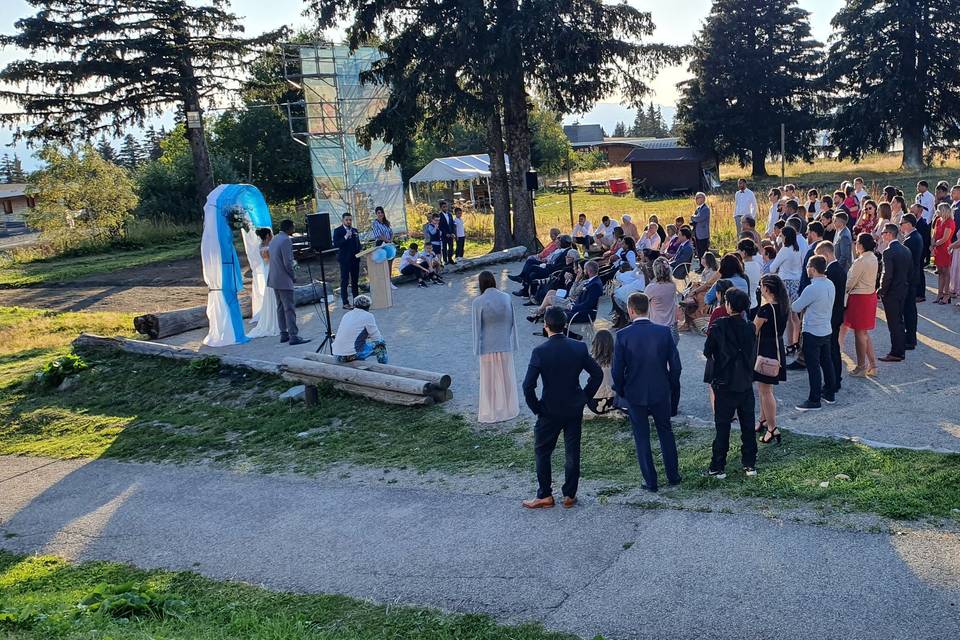 Cérémonie à l'extérieure