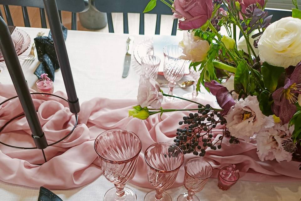 Table rosaline