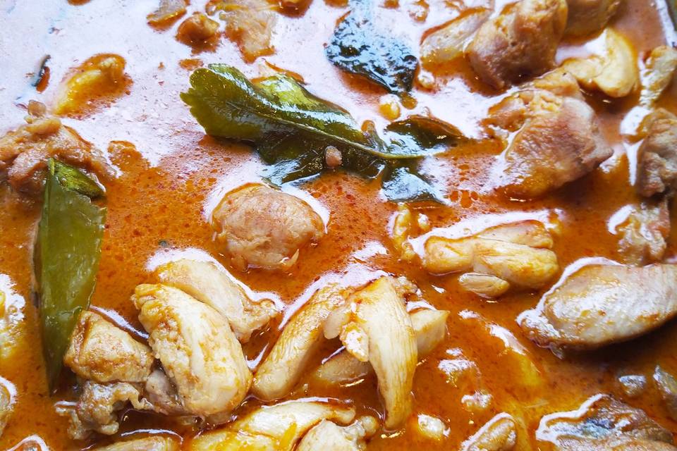 Poulet curry rouge combawa