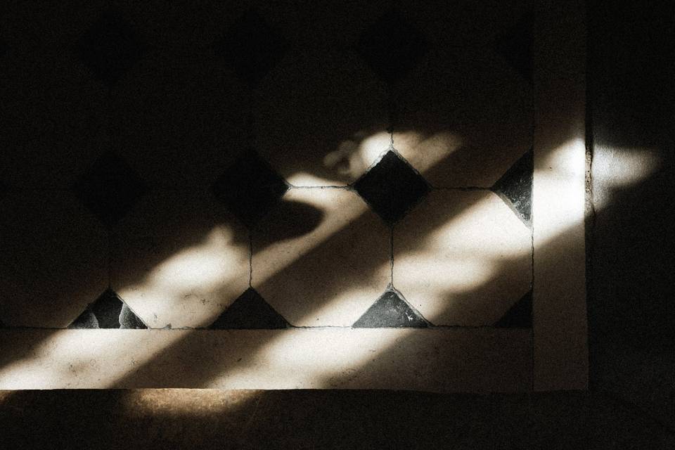 Ombres et lumières sur le sol
