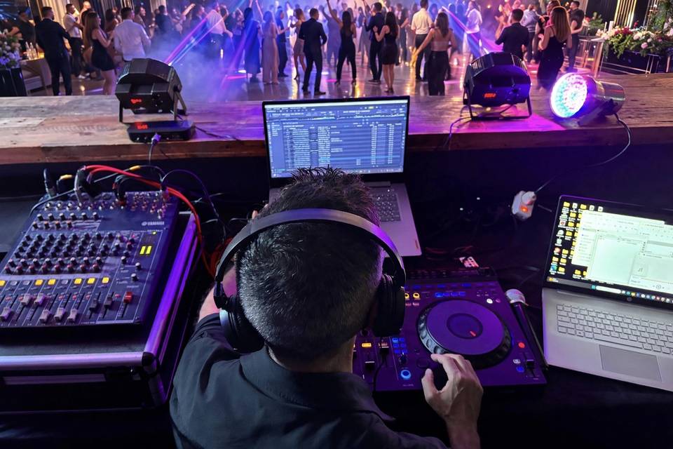 DJ BOOST 113