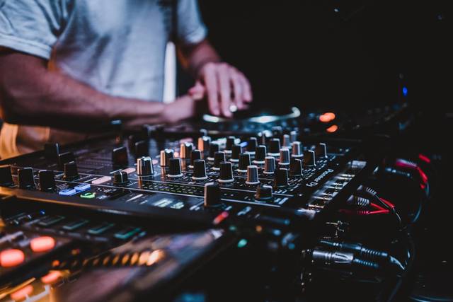 FB DJ