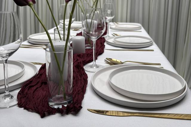 Table rectangulaire (bordeaux)