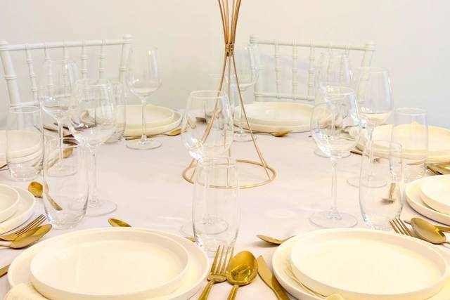 Table ronde blanche raffinée