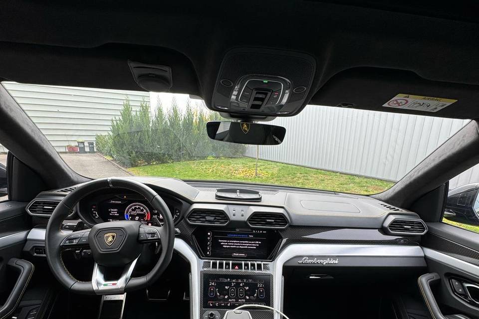 Lamborghini URUS