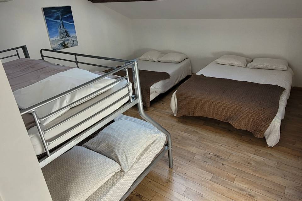 Chambre de 7 personnes indépen