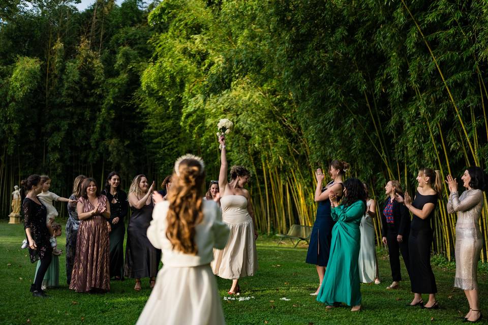 Lancée du bouquet de la mariée