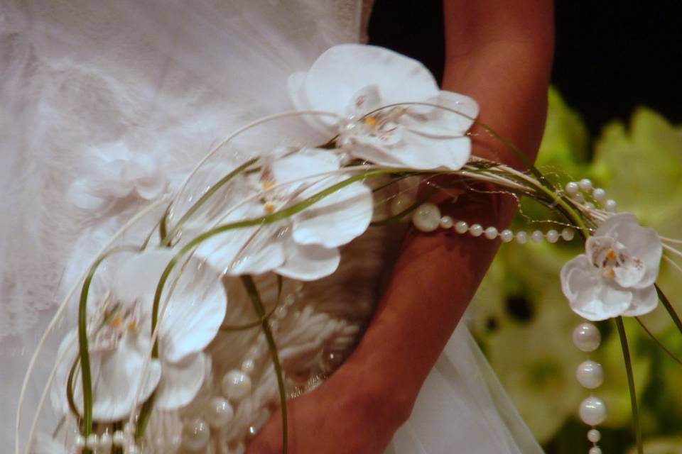 Bouquet de mariée en forme d'é