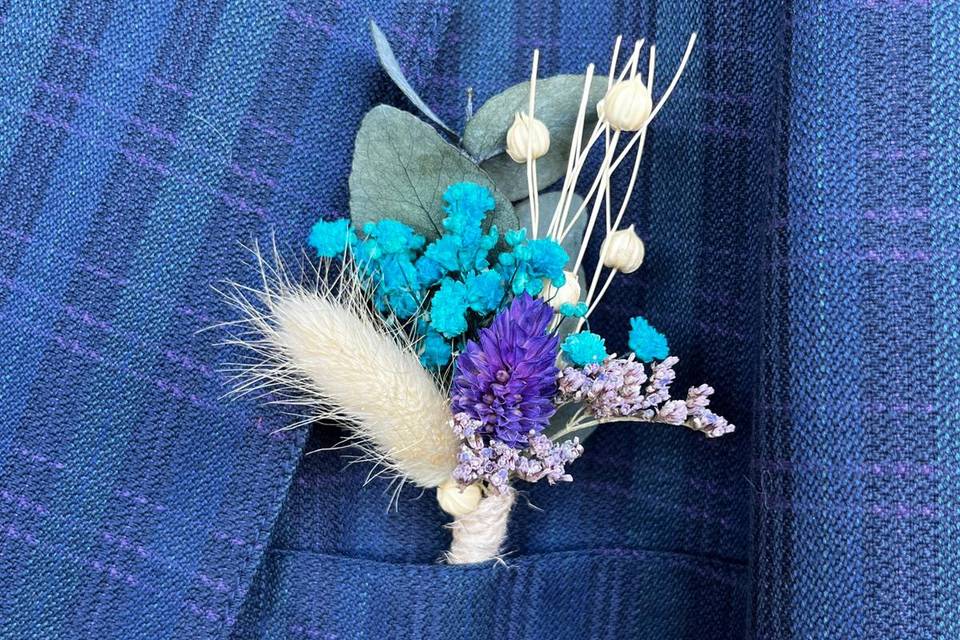 Boutonnière bleu et violet