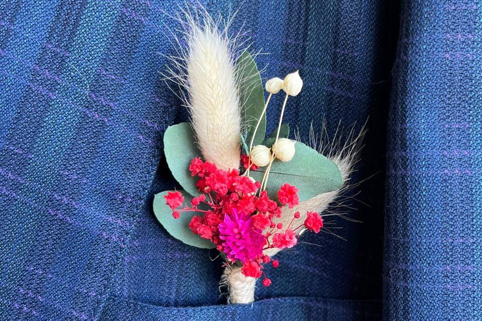 Boutonnière rouge et rose